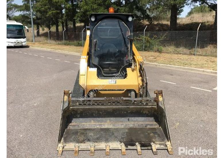 caption 2014 Caterpillar 257D