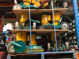 floor polishing machines 12 units per pallet  - picture0' - Click to enlarge