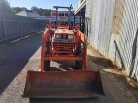 Used Kubota L2050DT Tractor - picture0' - Click to enlarge