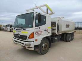 2007 HINO FM WATER TRUCK - picture0' - Click to enlarge