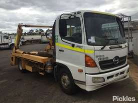 2003 Hino FC4J - picture0' - Click to enlarge