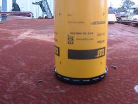 Caterpillar Oil Filter - picture0' - Click to enlarge