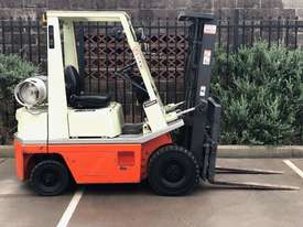 Forklift - Nissan 1,800kg Container Mast 1990 Model LPG - picture0' - Click to enlarge