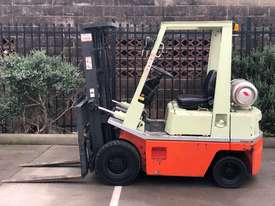Forklift - Nissan 1,800kg Container Mast 1990 Model LPG - picture1' - Click to enlarge