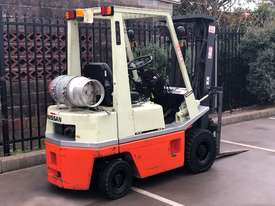 Forklift - Nissan 1,800kg Container Mast 1990 Model LPG - picture2' - Click to enlarge