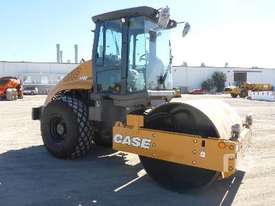 CASE 1110EX-D Vibratory Roller - picture0' - Click to enlarge