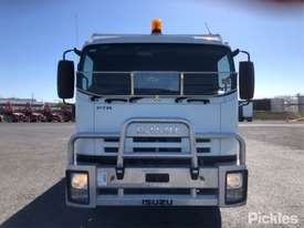 2010 Isuzu FTR900 Long - picture1' - Click to enlarge