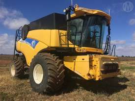 New Holland CR9080 - picture0' - Click to enlarge