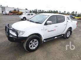 MITSUBISHI TRITON Ute - picture2' - Click to enlarge