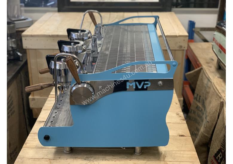 Used Synesso SYNESSO MVP 3 GROUP BLUE ESPRESSO COFFEE MACHINE Coffee