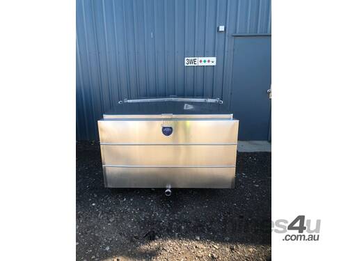 Stainless Steel Tank 1,350ltr -  Dimple Jacketed And Insulated