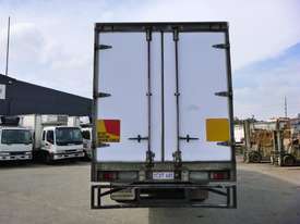 2008 Isuzu FH FVM Sitec 295 6x2 Refrigerated Truck (GA1190) - picture2' - Click to enlarge