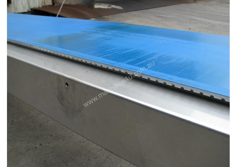 caption Stainless Motorised Belt Conveyor - 2.9m long