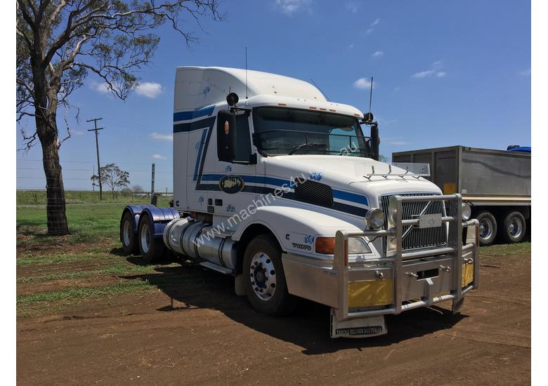 caption VOLVO 565 prime mover