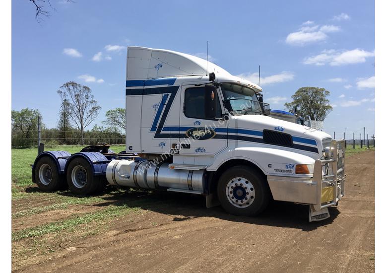 caption VOLVO 565 prime mover
