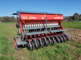 FARMTECH FDD 2500 DOUBLE DISC SEED DRILL (3.0M) - picture2' - Click to enlarge