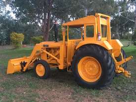 Chamberlain 306 Tractor with 354 Engine - picture0' - Click to enlarge