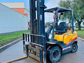 TCM FG25T3 2.5T TWIN WHEEL LPG FORKLIFT - 6m High 2500kg Capacity - picture0' - Click to enlarge