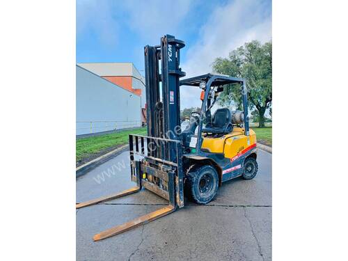 TCM FG25T3 2.5T TWIN WHEEL LPG FORKLIFT - 6m High 2500kg Capacity