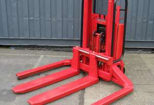 Manual Pallet Jack with Electric Lift - 90cm High 1000kg Capacity - Logitrans MAKE AN O