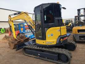 YANMAR VIO55-6 WITH A/C CABIN, HITCH, BUCKETS AND 3750 HOURS - picture1' - Click to enlarge