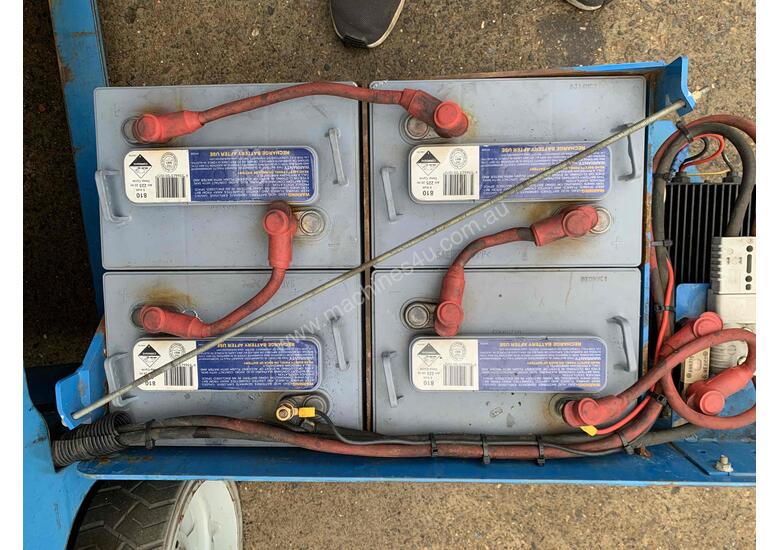 caption Genie GS1932 Electric Scissor Lift