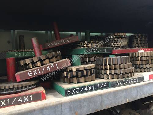 MILLING CUTTERS FOR BORING AND MILLING