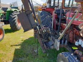 INTERNATIONAL 574 TRACTOR/FENCING PACK - picture0' - Click to enlarge