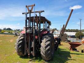 INTERNATIONAL 574 TRACTOR/FENCING PACK - picture2' - Click to enlarge