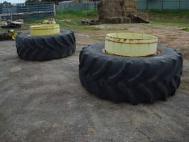 FIRESTONE 710/70R38 DUAL WHEEL KIT - TYRES AND WHEELS - picture0' - Click to enlarge