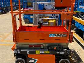JLG ES1330L - Compact and Versatile  - picture0' - Click to enlarge