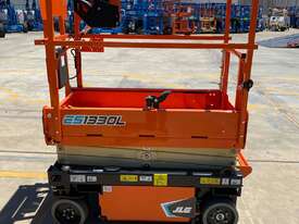 JLG ES1330L - Compact and Versatile  - picture1' - Click to enlarge