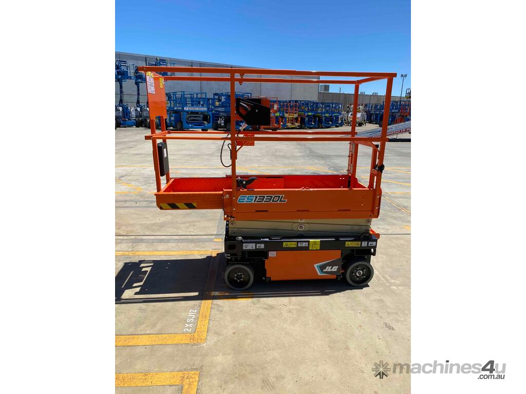 New jlg JLG ES1330L Compact and Versatile Scissor Lift in CANNING