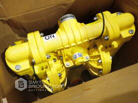 CRATE COMPRISNG OF DIAPHRAGM PUMP 260 PSI, AIR WATER HOSE & WASHERS - picture2' - Click to enlarge