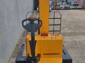 Jungheinrich Walk Behind Stacker - 1 Tonne - picture2' - Click to enlarge