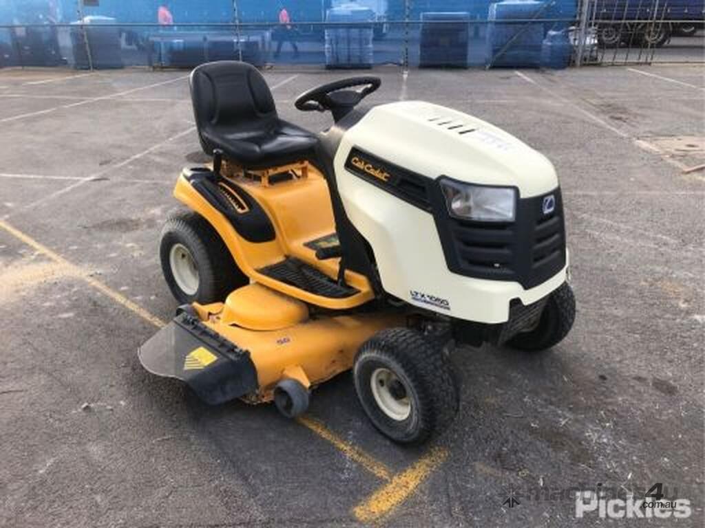 Used cub cadet 2012 Cub Cadet i1050 Construction Equipment in