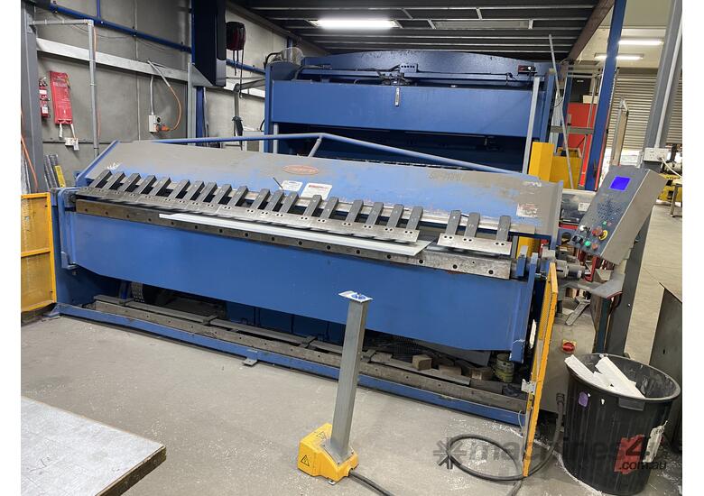 Used 2014 steelmaster Late Model 3200mm x 4mm Full Hydraulic NC