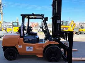 Used Toyota 5.0TON Forklift  - picture2' - Click to enlarge