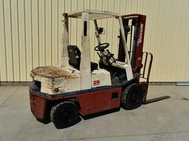 Nissan 2.5 Tonne Forklift Diesel Container Entry Mast - picture1' - Click to enlarge