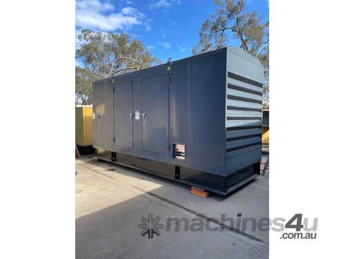 Generator Caterpillar 750kva, low hours, mounted in sound reduced canopy.