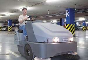 Nilfisk SW8000 Industrial Ride-On Sweeper (LPG)