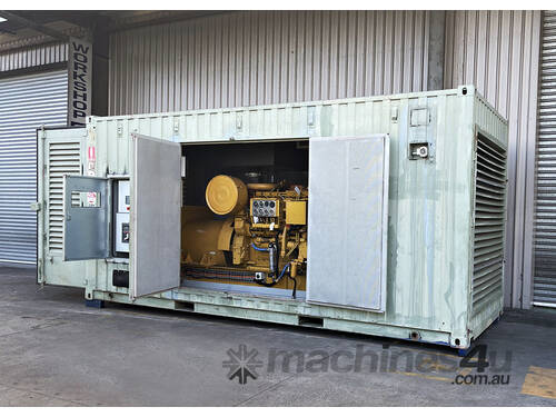 880kVA Used Caterpillar Enclosed Generator Set