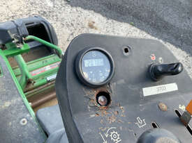 John Deere 2500B  Golf Greens mower Lawn Equipment - picture1' - Click to enlarge