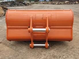 *BRAND NEW* 1 - 2 TONNE 1000mm | MUD BUCKET INC. WEAR PROTECTION & REVERSIBLE BOLT ON EDGE - picture2' - Click to enlarge