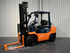 Toyota 3 Tonne Forklift For Sale LPG/Petrol 4000mm Lift Height Low Hours Sydney Melbourne Orange - picture0' - Click to enlarge