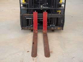 2.5T LPG Counterbalance Forklift - Hire - picture2' - Click to enlarge