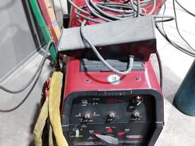 lincoln electric Precision Tig 225 - picture1' - Click to enlarge