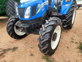 2022 New Holland TT4.75 FEL - picture2' - Click to enlarge