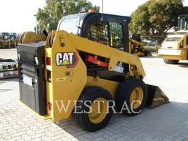 CATERPILLAR 226D3 Skid Steer Loaders - picture1' - Click to enlarge