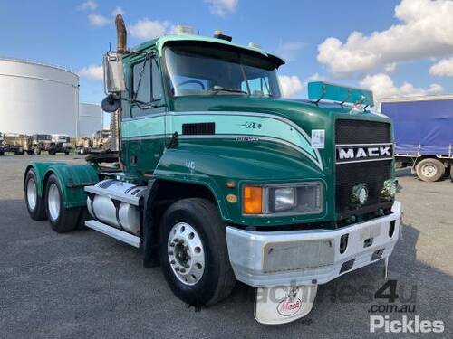 2004 Mack CH Fleetliner